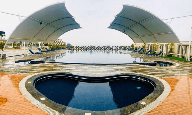 Blue Horizons in the Desert: The Ultimate Guide to Swimming Pools in Dubai